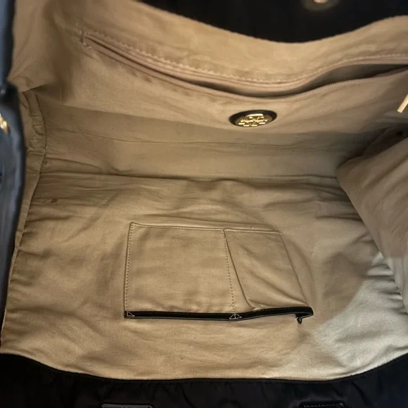 Tory Burch Black purse & wallet with sleek Design - Picture 5 of 8